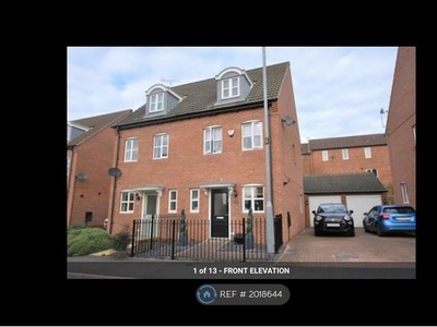 Semi-detached house to rent in Maxwell Drive, Loughborough LE11