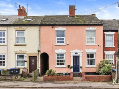 Terraced house for sale in Alcester Road, Studley B80