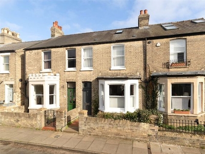 Terraced house for sale in Herbert Street, Cambridge CB4