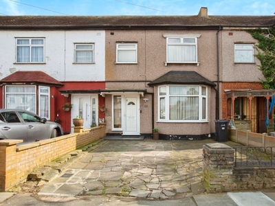 Terraced house for sale in Quebec Road, Ilford IG2