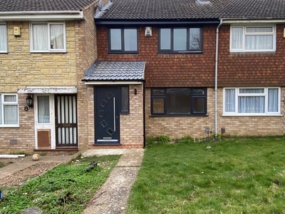 Terraced house to rent in Hebden Close, Luton LU4
