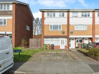 Town house for sale in Ratcliffe Road, Solihull, West Midlands B91