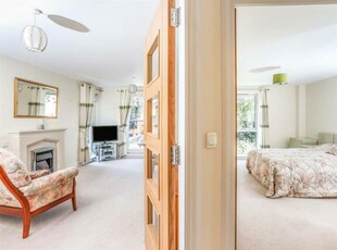 1 Bedroom Apartment For Sale In Southbank Road, Kenilworth