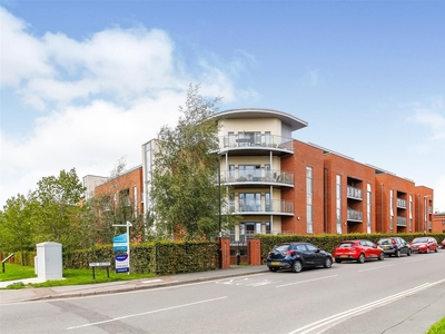 1 Bedroom Retirement Apartment – Purpose Built For Sale in Burgess Hill, West Sussex