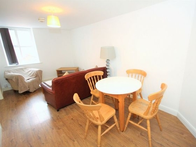 2 bedroom apartment to rent Preston, PR1 2AB