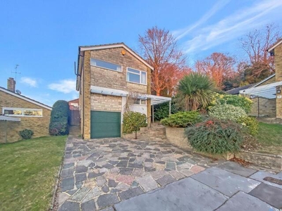 3 Bedroom Detached House For Sale In South Croydon