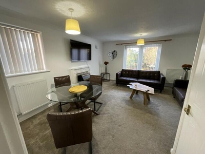 3 Bedroom Semi-detached House For Rent In Nottingham, Nottinghamshire