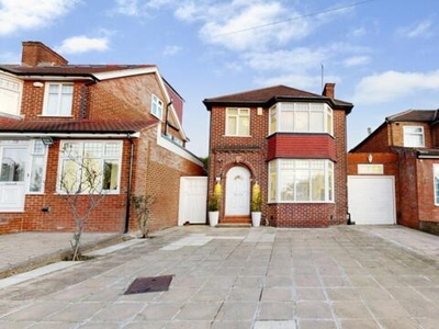 4 Bedroom Detached House For Sale In Stanmore
