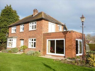 4 Bedroom Detached House For Sale In Station Road, North Thoresby