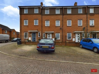 4 Bedroom Terraced House For Sale In Gloucester