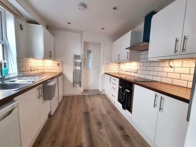 4 bedroom terraced house to rent London, E16 4NW