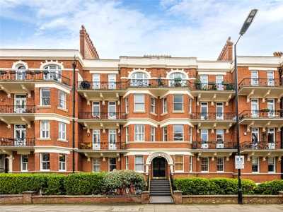 Biddulph Mansions, Elgin Avenue, Maida Vale, London, W9 3 bedroom flat/apartment in Elgin Avenue