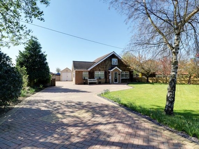 Bungalow for sale in Brigg Road, Caistor, Market Rasen LN7