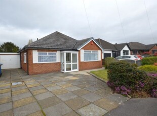 Detached bungalow to rent in Meadow Close, High Lane, Stockport SK6