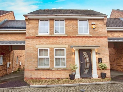 Detached house for sale in Maunder Close, Grays RM16
