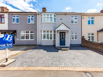 End terrace house for sale in Stafford Avenue, Hornchurch RM11