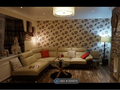 End terrace house to rent in Harrow Road, Slough SL3