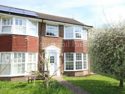 End terrace house to rent in The Welkin, Lindfield RH16