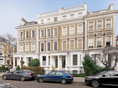 Flat for sale in Phillimore Gardens, London W8