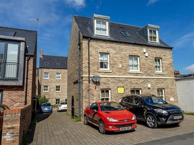 Flat to rent in 11 Crossley Court, Clarence Street, York YO31