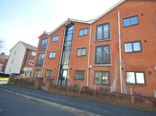 Flat to rent in 24 Loxford Street, Hulme, Manchester M15