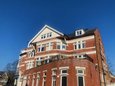 Flat to rent in 453 Christchurch Road, Bournemouth BH1