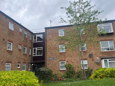 Flat to rent in Baron Court, Ingleside Drive, Stevenage SG1