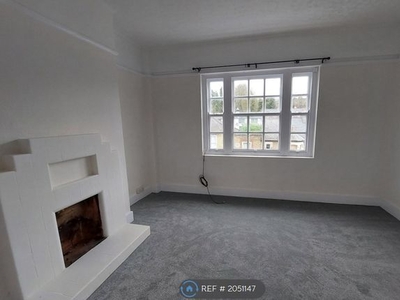 Flat to rent in Castle Street, High Wycombe HP13