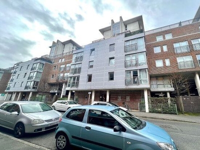 Flat to rent in Cross Street, Portsmouth PO1