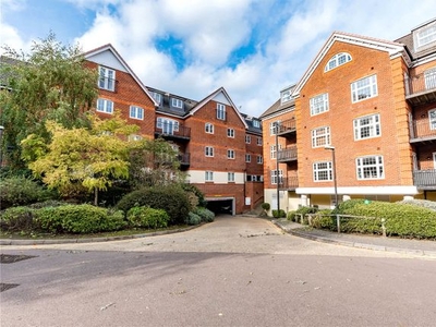 Flat to rent in Dorchester Court, London Road, Camberley GU15