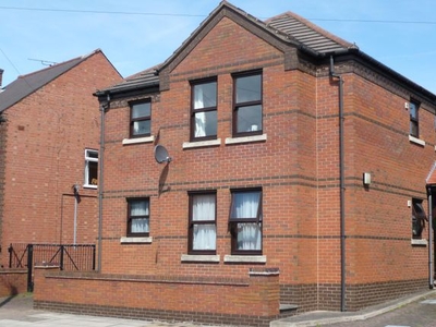 Flat to rent in Landseer Road, Leicester LE2