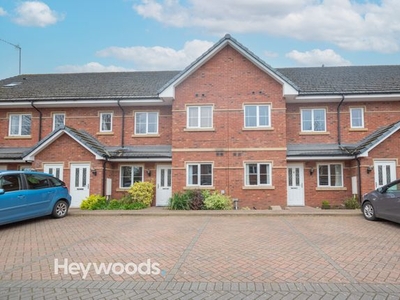 Flat to rent in Lymewood Close, Newcastle-Under-Lyme ST5
