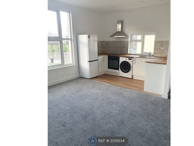 Flat to rent in Midland Road, Gloucester GL1