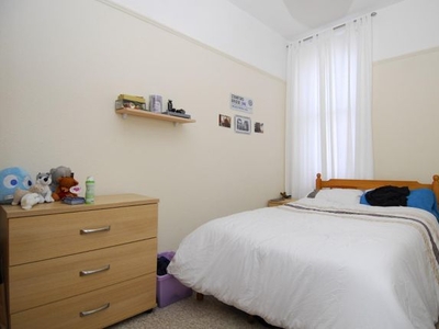 Flat to rent in Napier Terrace, Flat 2, Plymouth PL4