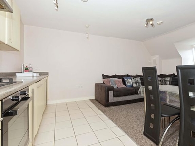 Flat to rent in Orme Road, Worthing BN11