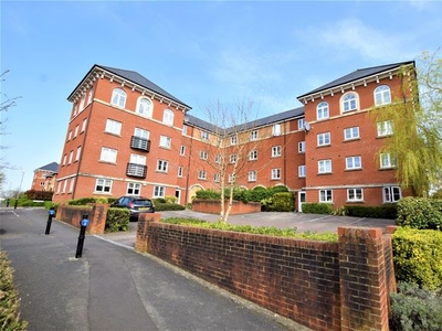 Flat to rent in Padstow Road, Swindon SN2