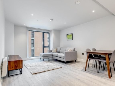 Flat to rent in St Martin's Place, 169 Broad Street B15