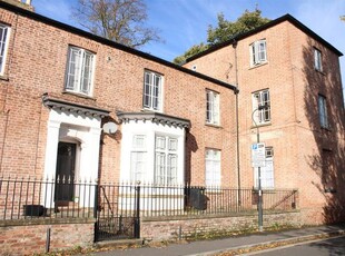 Flat to rent in St. Pauls Square, York YO24
