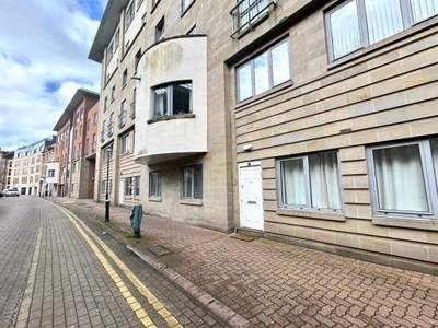 Flat to rent in St. Stephens Mansions, Cardiff CF10