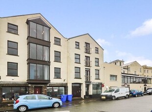 Flat to rent in West Quay, Ramsey, Isle Of Man IM8