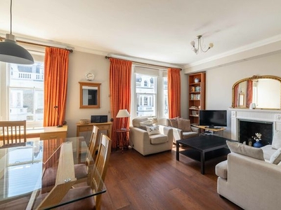 Flat to rent in Westgate Terrace, Chelsea SW10