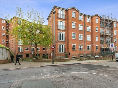 Gleneagle Road, London, SW16 2 bedroom flat/apartment in London
