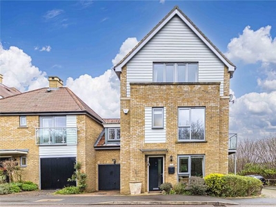 Link-detached house for sale in Kingcup Avenue, Leverstock Green, Hemel Hempstead, Hertfordshire HP2