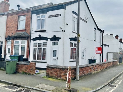 Maisonette to rent in Vernon Road, Oldbury, West Midlands B68