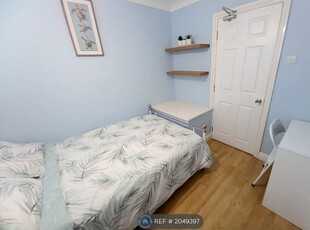 Room to rent in Trindehay, Basildon SS15