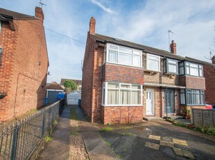 Semi-detached house to rent in Auckland Avenue, Hull HU6