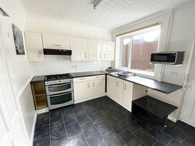 Semi-detached house to rent in Woodstock Road, Leicester LE4