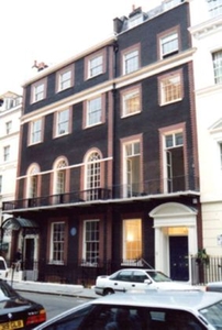 Serviced office to rent London, W1J 7WS