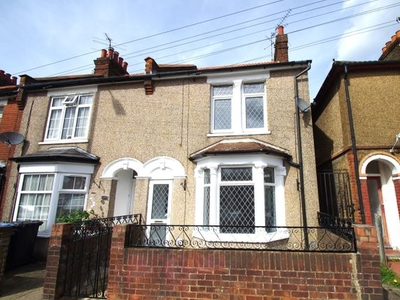 Studio to rent in Whippendell Road, Watford WD18