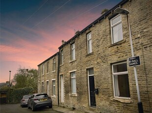 Terraced house to rent in Back Clifton Road, Marsh, Huddersfield HD1